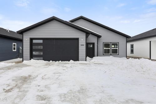 3414 34th Street W, Williston, ND, 58801 | Card Image