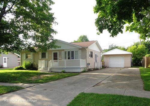 922 Fleetwood Dr, Saginaw, MI, 48604-2170 | Card Image