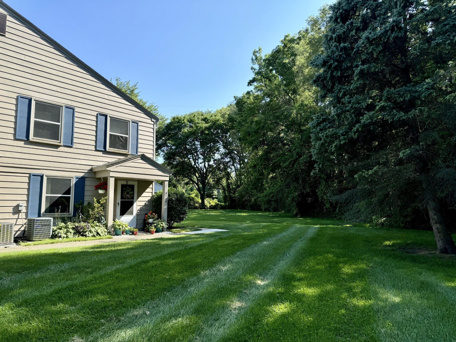 Sunnyside Ct, Lake Orion, MI 48360 #1