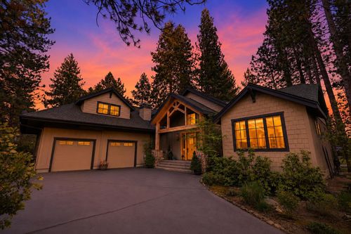 18829 Peony Pl, Bend, OR, 97702-9135 | Card Image