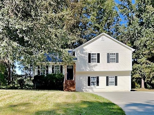 120 Country Cottage Cir, Carrollton, GA, 30116-5427 | Card Image