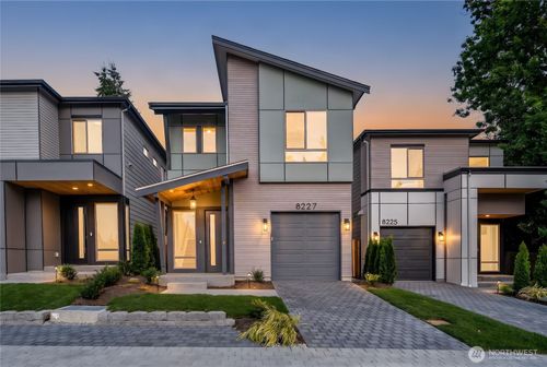 8227 Ne 128th St, Kirkland, WA, 98034-2534 | Card Image