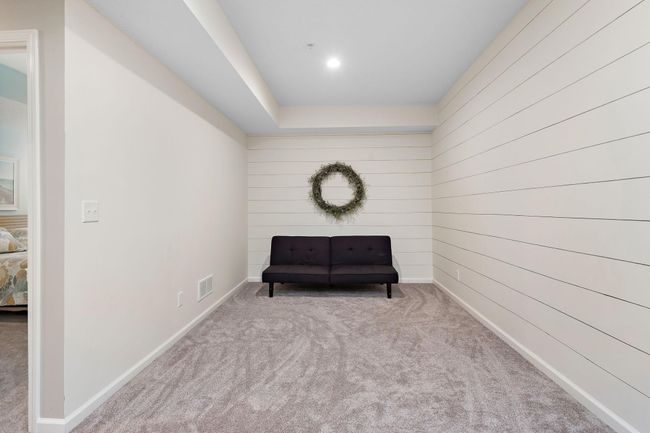 Family Room | Image 19