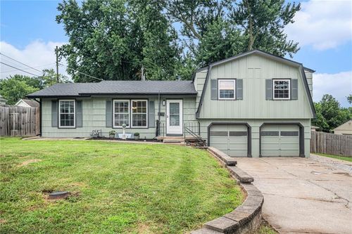 1603 Ne 63rd St, Gladstone, MO, 64118-4945 | Card Image