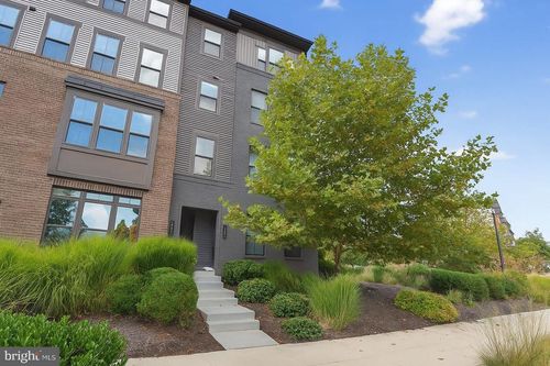 1b-13216 Woodland Park Rd, HERNDON, VA, 20171-3019 | Card Image