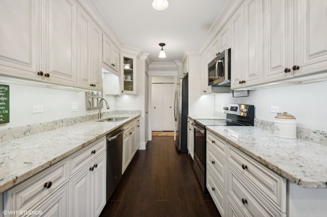UNIT-103E - 125 Acacia Cir, Condo with 3 bedrooms, 3 bathrooms and 74 parking in Indian Head Park IL | Image 4