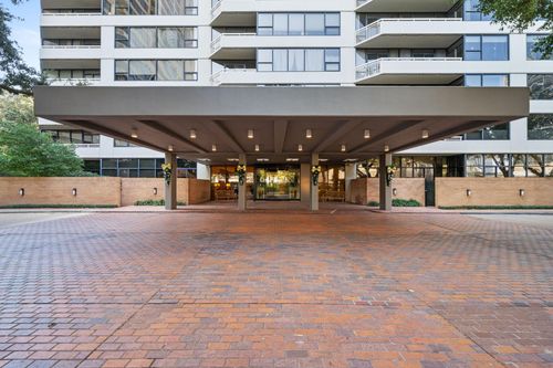17q-14 Greenway Plz, Houston, TX, 77046-1425 | Card Image
