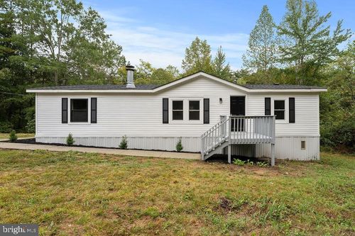 12025 W River Rd, PALMYRA, VA, 22963-5402 | Card Image