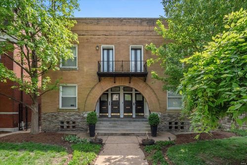 a-4362 Maryland Ave, Saint Louis, MO, 63108-2704 | Card Image