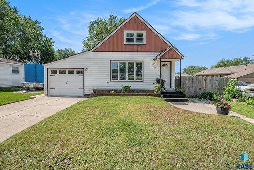 401 Lynn Ave, Canton, SD, 57013 | Card Image