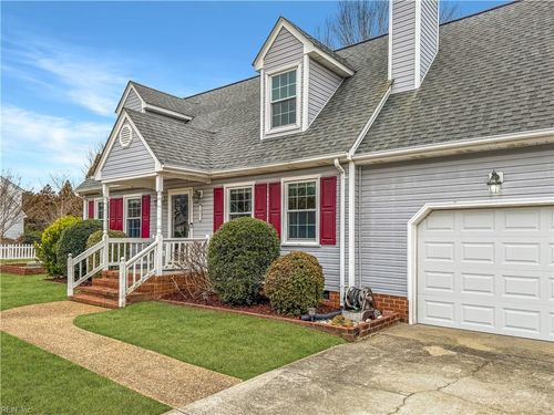 7971 Laura Ann Ln, Hayes, VA, 23072-3620 | Card Image