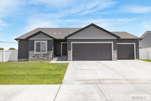 3899 Harrington Rd, Idaho Falls, ID, 83404-5167 | Card Image