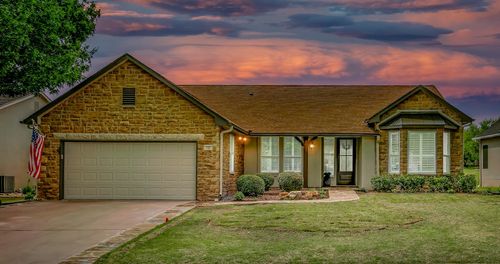 130 Crepe Myrtle Ln, Georgetown, TX, 78633-4723 | Card Image