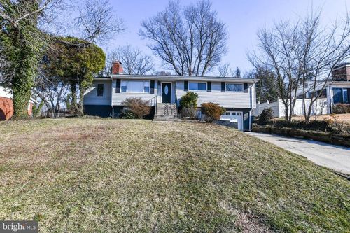 6008 Middleton Ln, TEMPLE HILLS, MD, 20748-3702 | Card Image