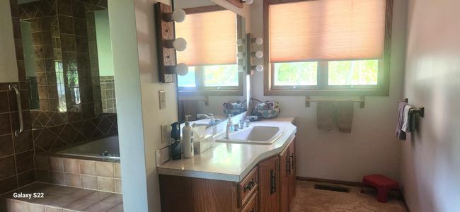 9 Winterhaven home private bath.jpg | Image 10