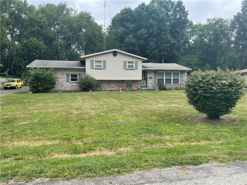 15995 Elbrook St Ne, Alliance, OH, 44601-1403 | Card Image