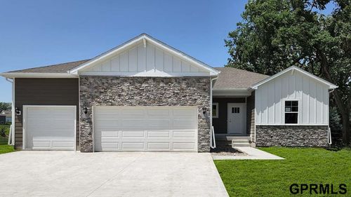 6414 Park Crest Drive, Papillion, NE, 68157 | Card Image