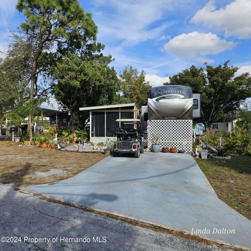 9502 Black Bear Drive, WEEKI WACHEE, FL, 34613 | Card Image