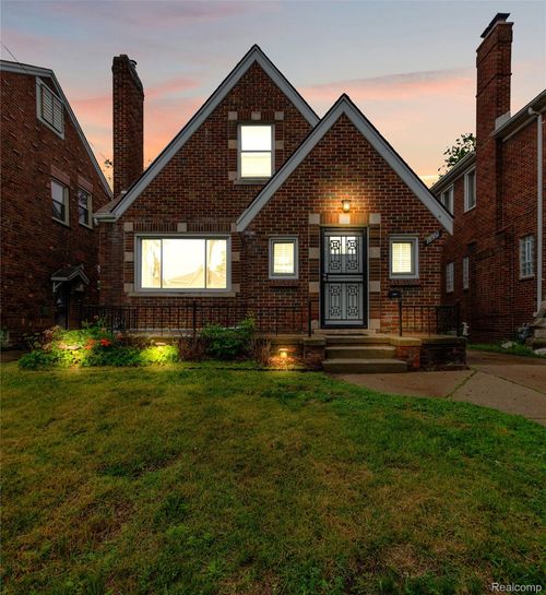 18951 Santa Rosa Dr, Detroit, MI, 48221-2248 | Card Image