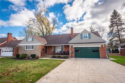 21235 Seabury Avenue, Fairview Park, OH, 44126 | Card Image