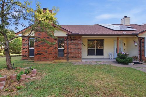 2901 Kathleen Ln, Euless, TX, 76039-7820 | Card Image