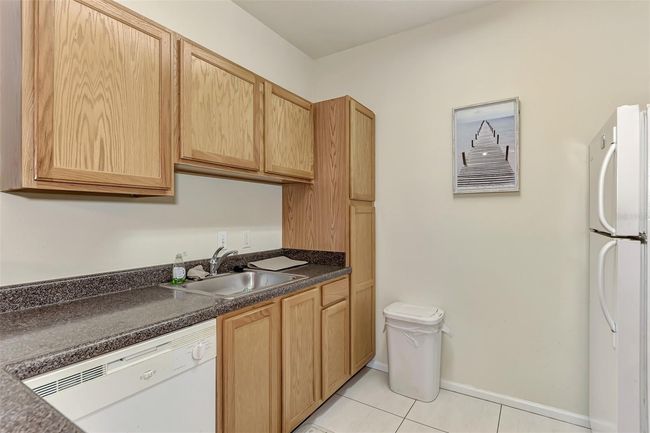 Kitchen. | Image 13
