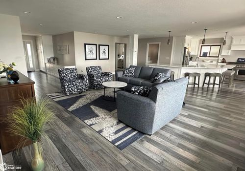 4665 N Shore Dr, Clear Lake, IA, 50428-1277 | Card Image