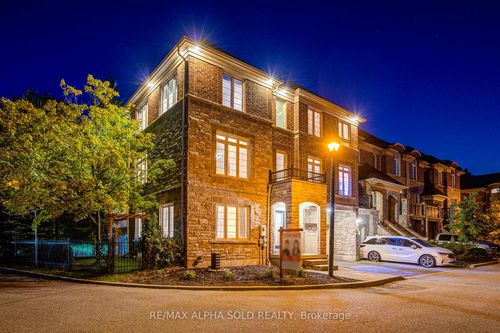 144 Chapman Crt, Aurora, ON, L4G0E2 | Card Image