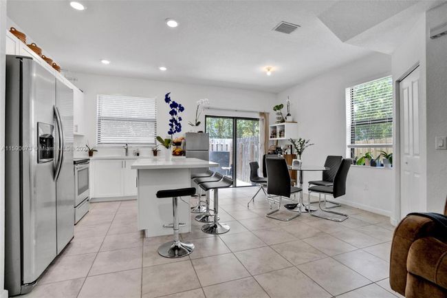 317 - 317 Ne 208th Ter, Townhouse with 3 bedrooms, 3 bathrooms and null parking in Miami FL | Image 9