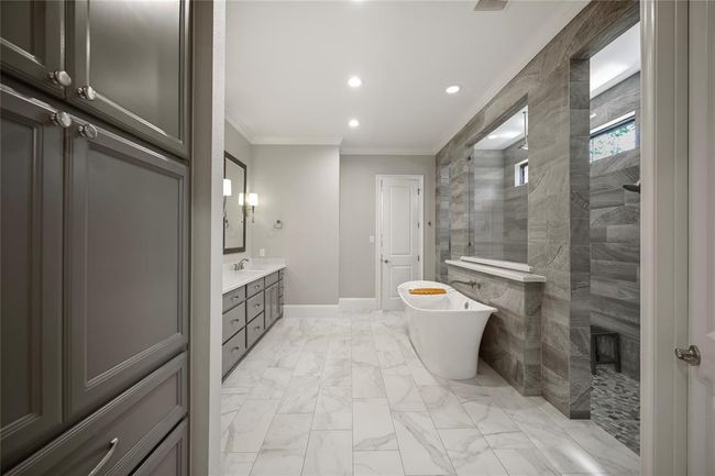 27415 Siandra Creek Ln, House other with 5 bedrooms, 5 bathrooms and 6 parking in Spring TX | Image 25