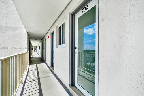 apt-702-7850 Byron Ave, Miami Beach, FL, 33141-2095 | Card Image