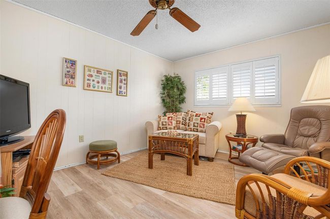 9527 Azure Cv, Condo with 3 bedrooms, 2 bathrooms and null parking in BRADENTON FL | Image 25