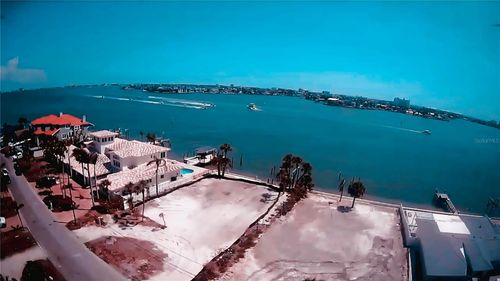 7052 S Shore Dr S, SOUTH PASADENA, FL, 33707-4605 | Card Image