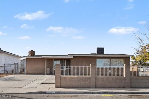313 Fox Cir, Las Vegas, NV, 89107-1209 | Card Image