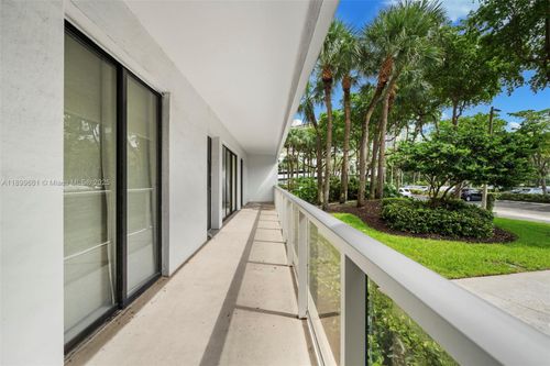 apt-127-3731 N Country Club Dr, Aventura, FL, 33180-1741 | Card Image