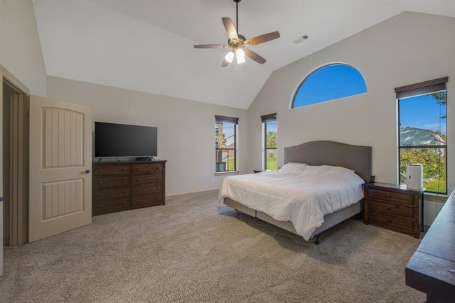 Another view of the huge owners retreat | Image 22