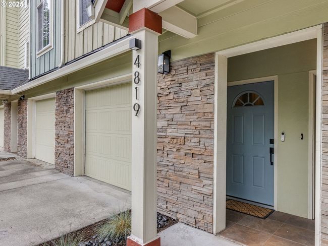 4819 Sw Beaverton Hillsdale Hwy, House attached with 2 bedrooms, 2 bathrooms and 2 parking in Portland OR | Image 4