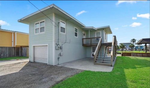 109 Bayou Vista Dr, Hitchcock, TX, 77563-2625 | Card Image