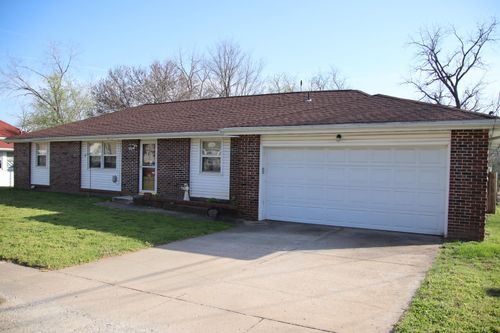 207 E Meadow Ave, Crane, MO, 65633-9204 | Card Image