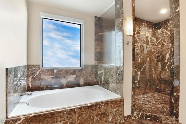 1201 - 360 E Desert Inn Rd, Condo with 2 bedrooms, 3 bathrooms and null parking in Las Vegas NV | Image 24