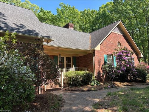 421 Inwood Rd, Asheboro, NC, 27205-8879 | Card Image