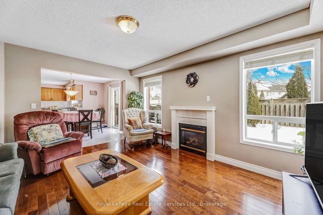 164 Dixon Dr, House other with 4 bedrooms, 3 bathrooms and 2 parking in Milton ON | Image 12
