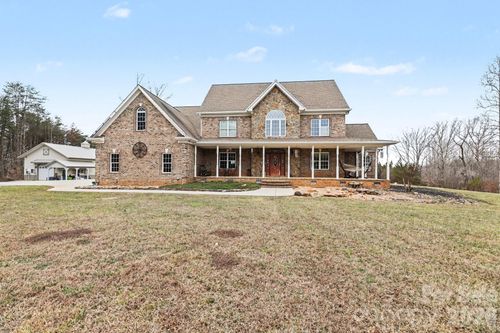 7710 Mcgee Trl, Tobaccoville, NC, 27050-9609 | Card Image