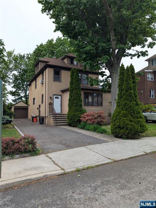 84 Oakdene Ave, Cliffside Park, NJ, 07010-3036 | Card Image