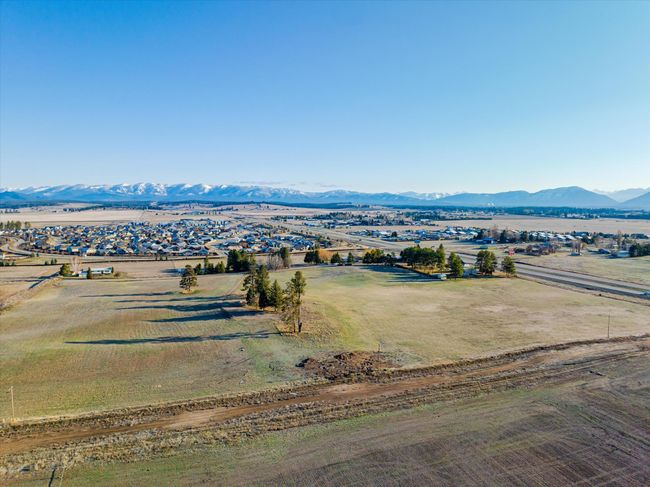 Listing Package 180Hagerman Ln | Image 5