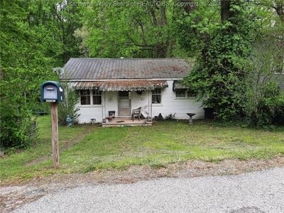 54 3rd Street W, House other with 2 bedrooms, 1 bathrooms and null parking in Saint Albans WV | Image 2