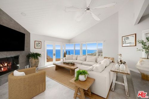 15 N Vista De Catalina, Laguna Beach, CA, 92651-6755 | Card Image