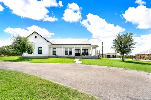 149 County Road 256, Floresville, TX, 78114-5069 | Card Image