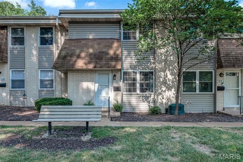 131 Shadalane Walk, Ballwin, MO, 63011-3045 | Card Image