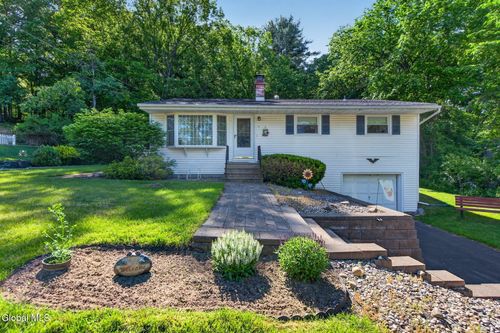 7 Dahlem Boulevard, Colonie, NY, 12205 | Card Image